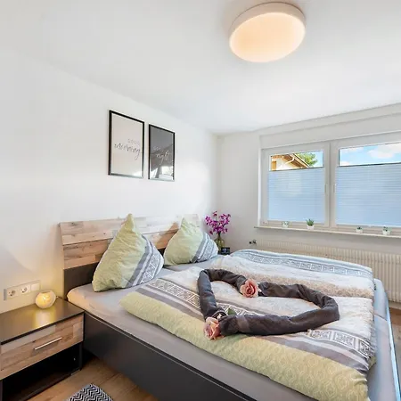 Schaefer * פרוידנשטאדט